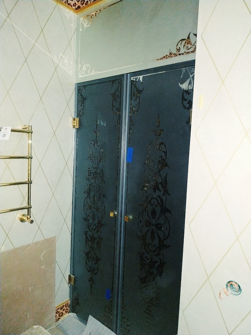 Душевые двери стеклянные